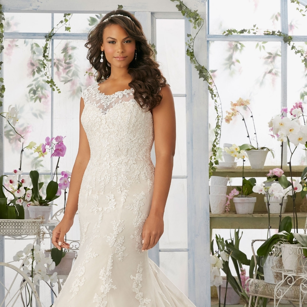 Lace Cap-Sleeve Wedding Gown